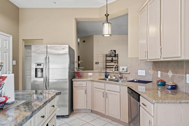 Building Photo - 3103 Valley Ct