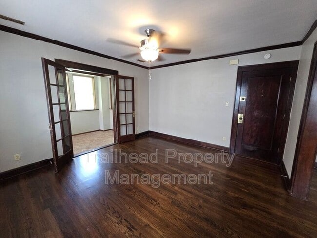 Building Photo - 1807 W 41st St