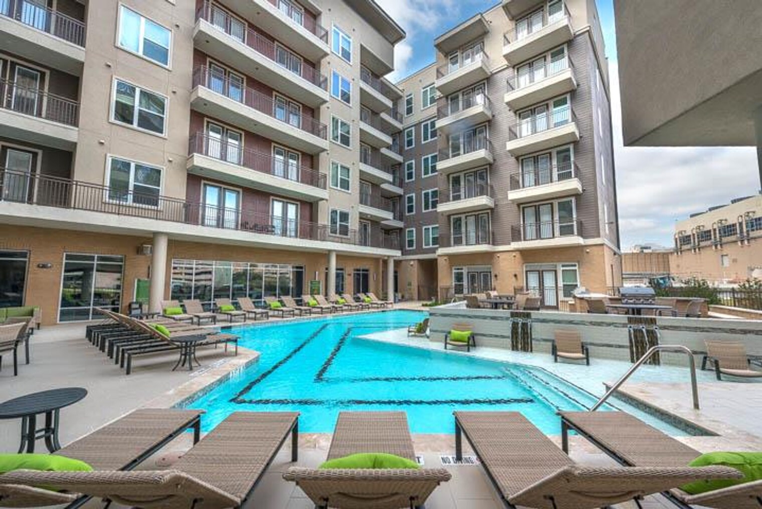 Building Photo - 1504 S Braeswood Blvd