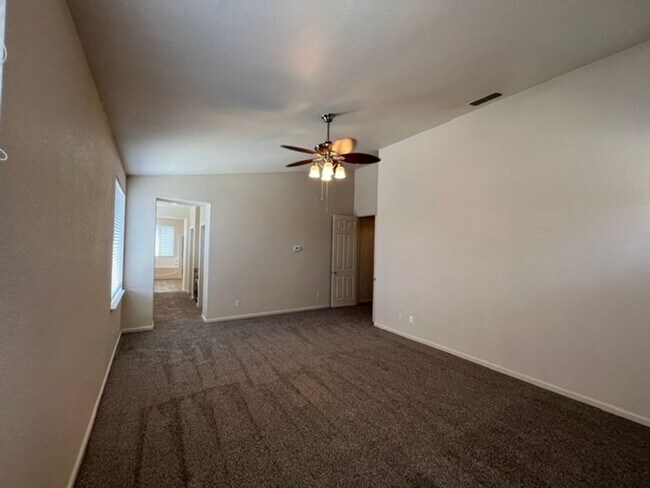 Building Photo - 2912 Medinah Way