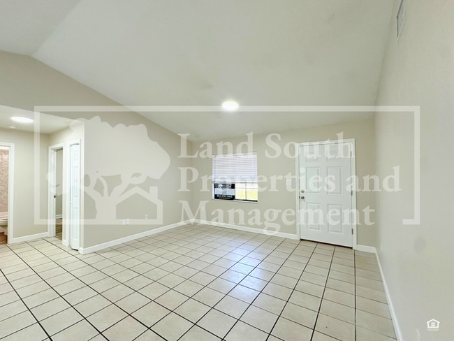 Building Photo - 3634 Sherertz Rd