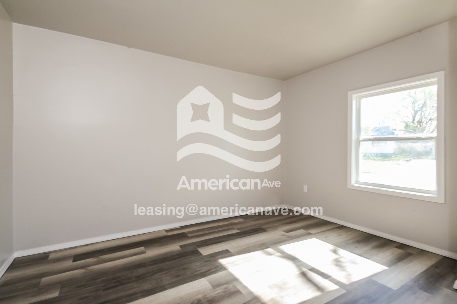 Building Photo - 725 E 42nd St N