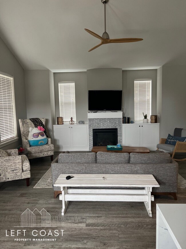 Building Photo - 4154 SE Inlet Ave