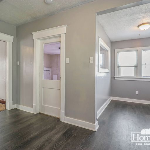 Building Photo - 4 bedrooms in River Park!