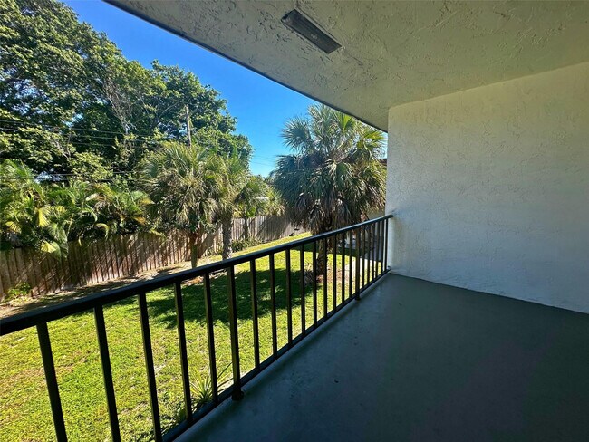 Building Photo - 928 S Federal Hwy