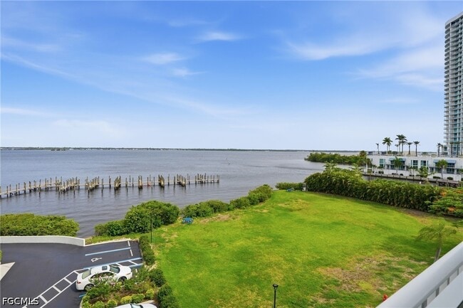 Building Photo - 2885 Palm Beach Blvd