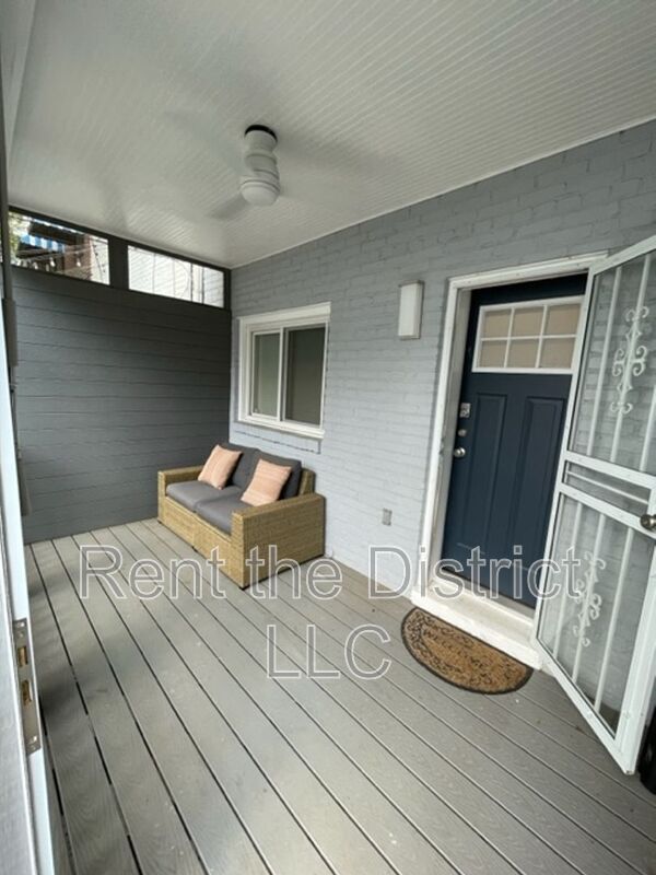 Building Photo - 1316 Staples St NE