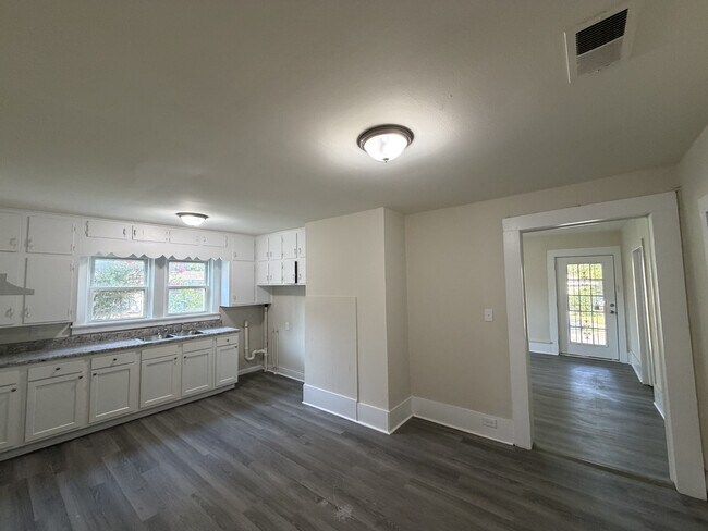 Building Photo - 657 27th St SW