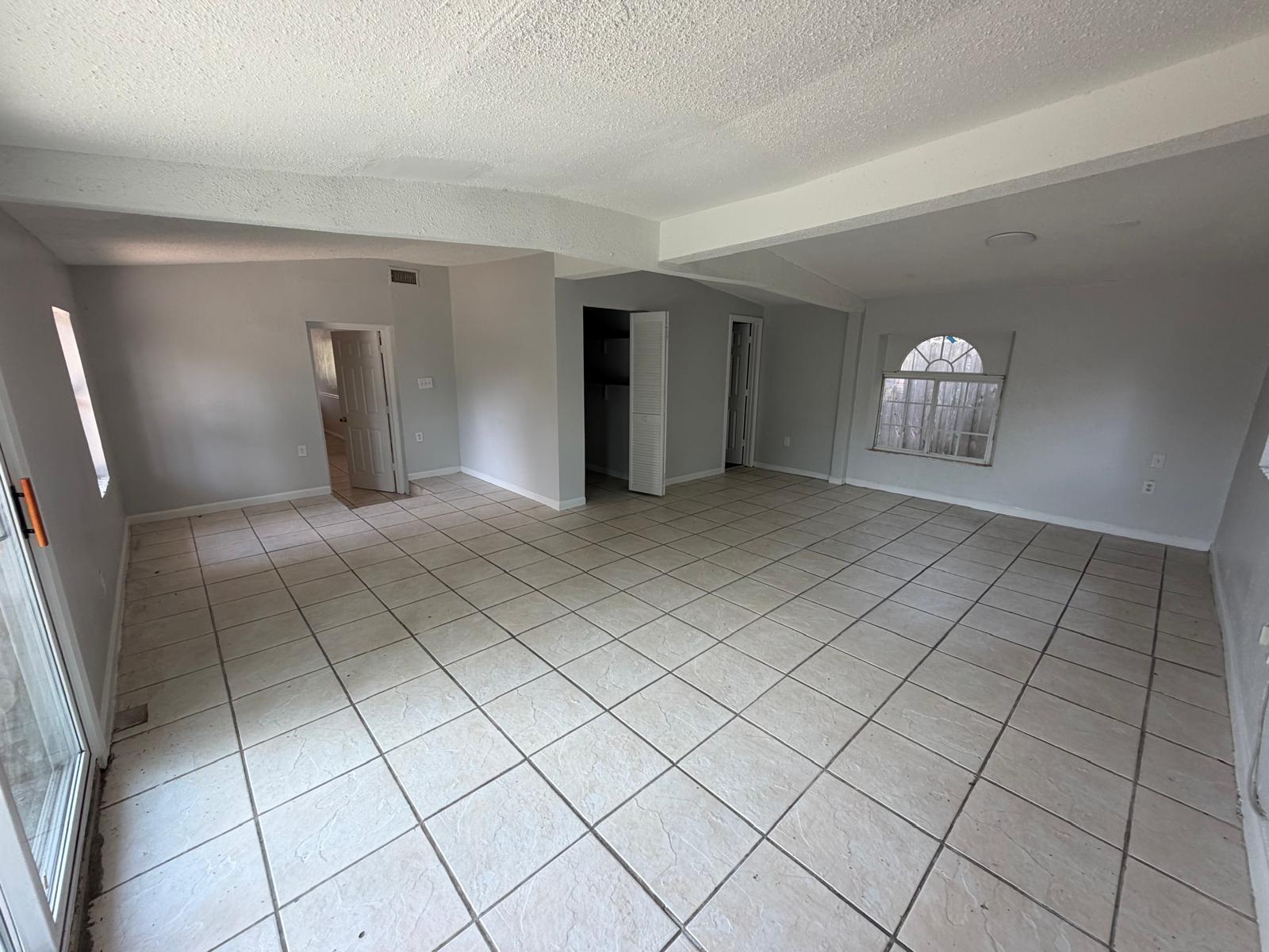 Building Photo - 7978 Renault Dr