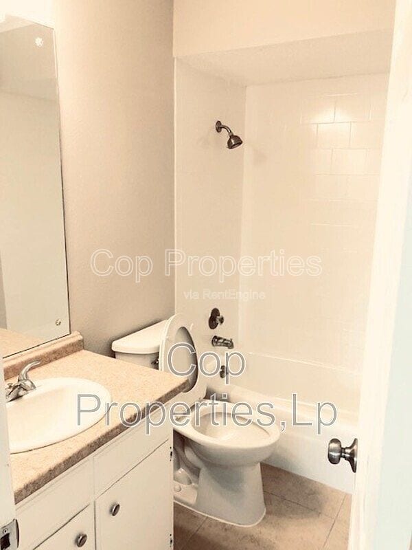 Building Photo - 1819 Babcock Rd