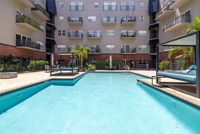 Building Photo - 1010 Central Ave N