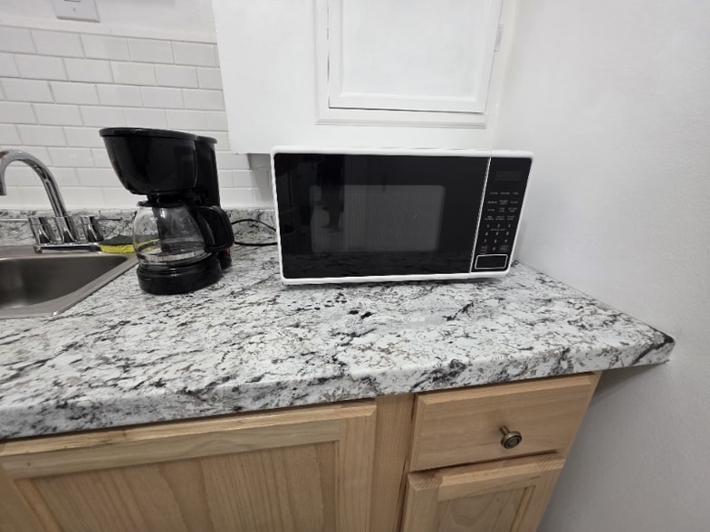 Building Photo - 4742 Blossom Dr