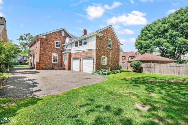 Building Photo - 276 Lewiston Rd