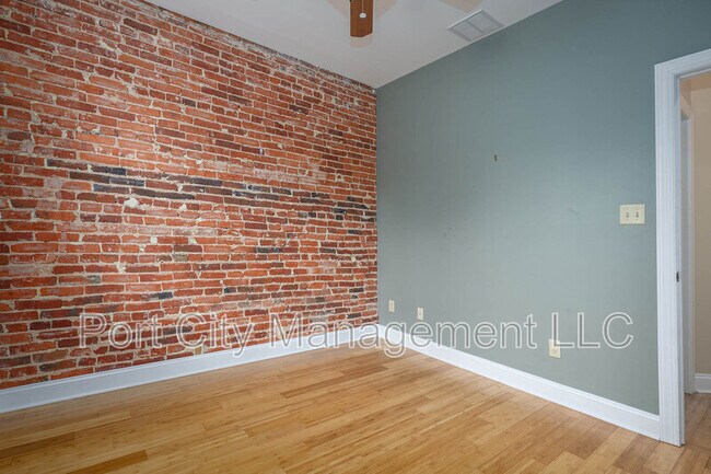 Building Photo - 3033 Eastern Ave