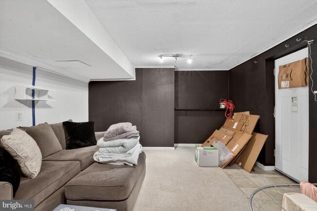 Building Photo - 313 Sage Ln