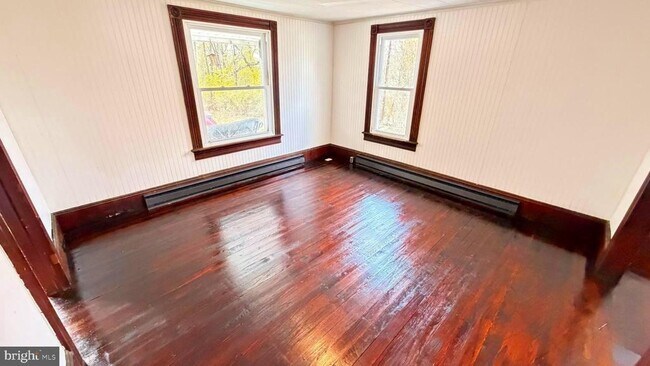 Building Photo - 6 Fern Ave