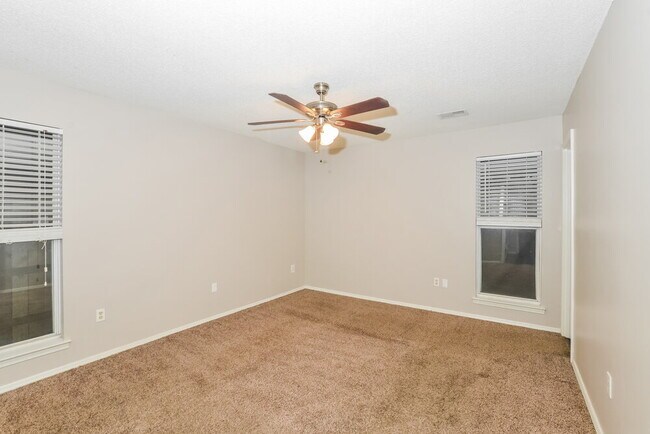 Building Photo - 10102 Williford Dr