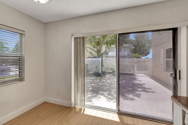 Building Photo - 4004 Medford Ct