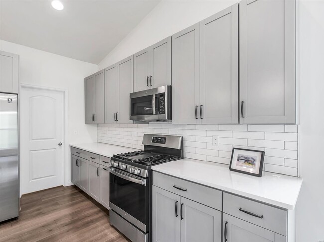 Building Photo - 1631 Ridgefield Blf Ct