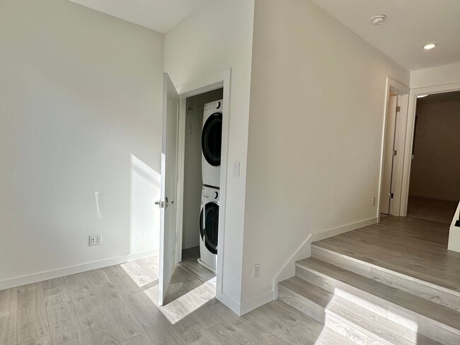 Building Photo - Modern home w/rooftop deck in desired Cher...
