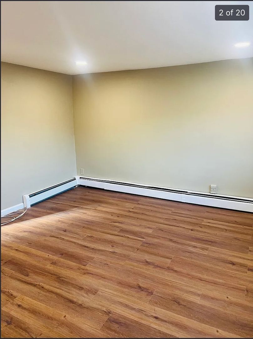 Building Photo - 557 Lawrence St