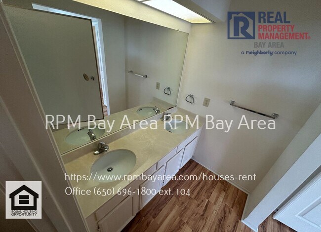 Building Photo - Bright and Airy 2BD 2.5 BTH Townhouse in Daly City