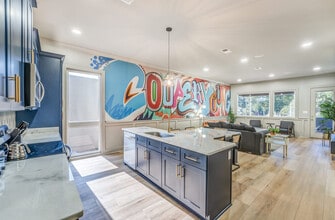 Building Photo - 2283 Young Ave