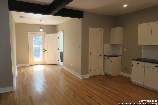 Building Photo - 430 E French Pl