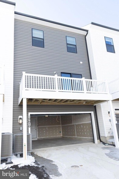 Building Photo - 10630 Meridian Hill Way