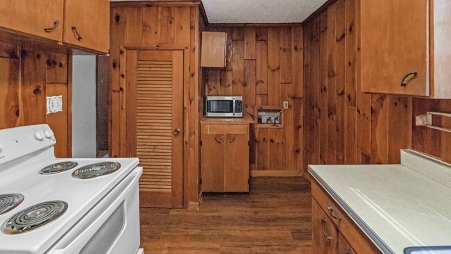 Building Photo - Cozy 3-Bedroom Home with Corner Lot in Rincon