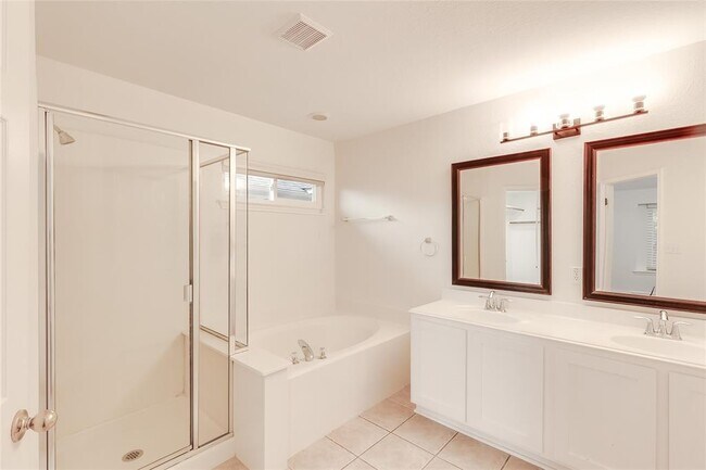 Building Photo - 15437 Fisher Island Dr