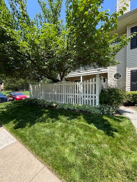 Building Photo - 10213 Willow Mist Ct
