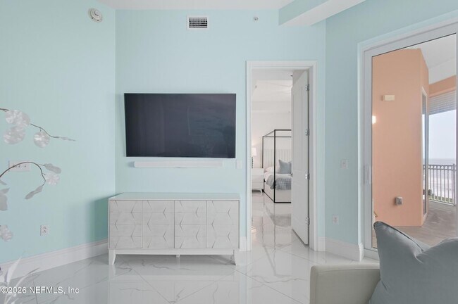 Building Photo - 200 Ocean Crest Dr