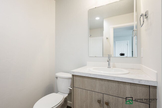 Building Photo - Brand New 5 Bed 3 Bath home 2600sf+ and a 3 car garage