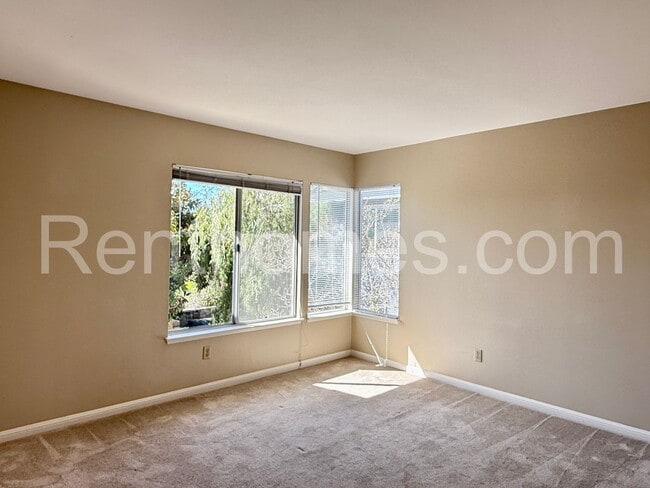 Building Photo - 12613 Crest Knolls Ct