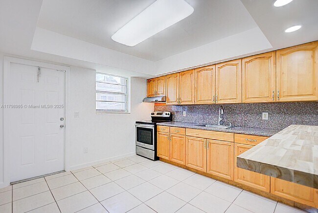 Building Photo - 25442 SW 107th Ave