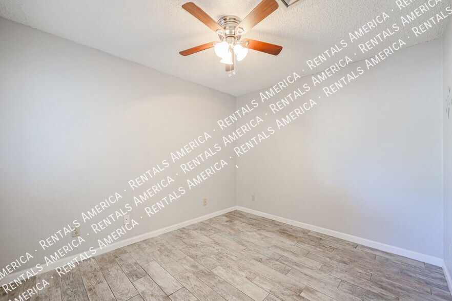 Building Photo - 9020 W Highland Ave