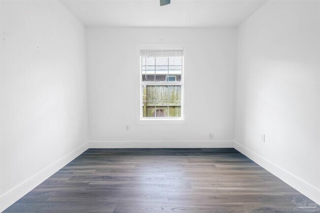Building Photo - 3057 Illinois Pl