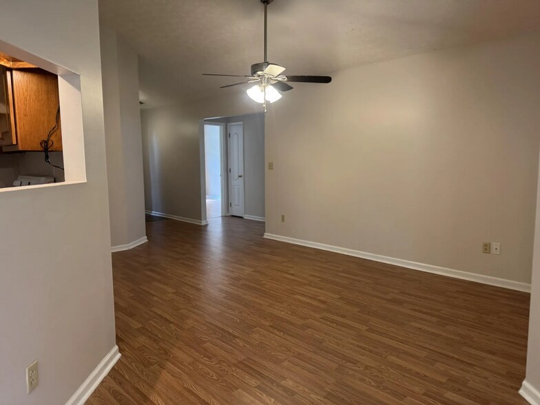 Building Photo - 2312 Market Garden Ln