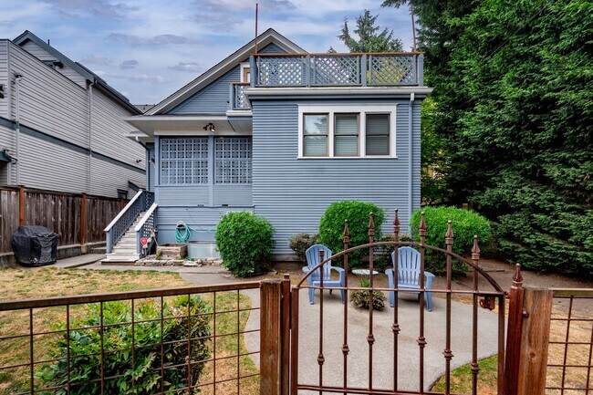 Building Photo - 1509 10th Ave W