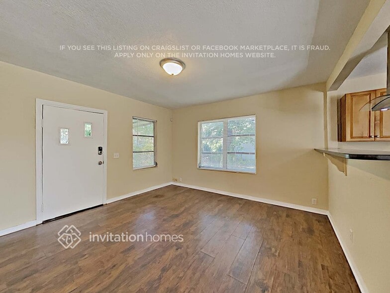 Building Photo - 9501 N Albany Ave