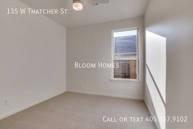 Building Photo - 135 W Thatcher St