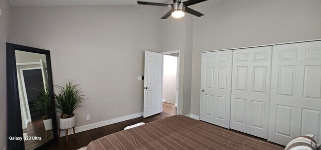 Building Photo - 2280 N Southern Hills Dr