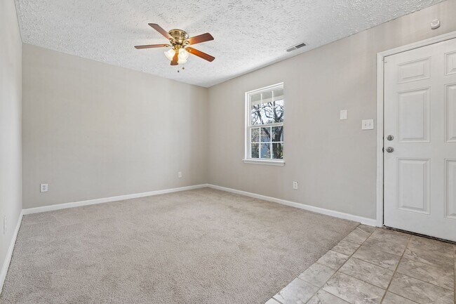 Building Photo - Welcoming 4-bed, 2.5-bath home in Durham offers thoughtful touches throughout.