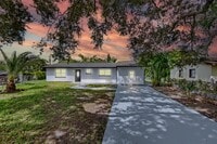 Building Photo - Charleston Park Dr