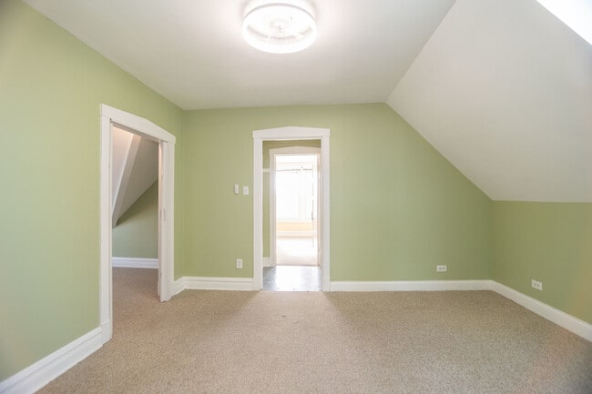 Building Photo - 1330 W Norwood St