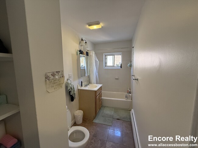 Building Photo - 69 Chiswick Rd