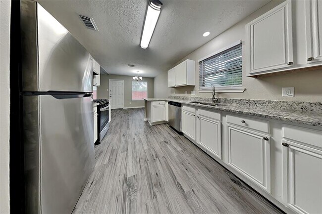 Building Photo - 2702 Fox View Cir