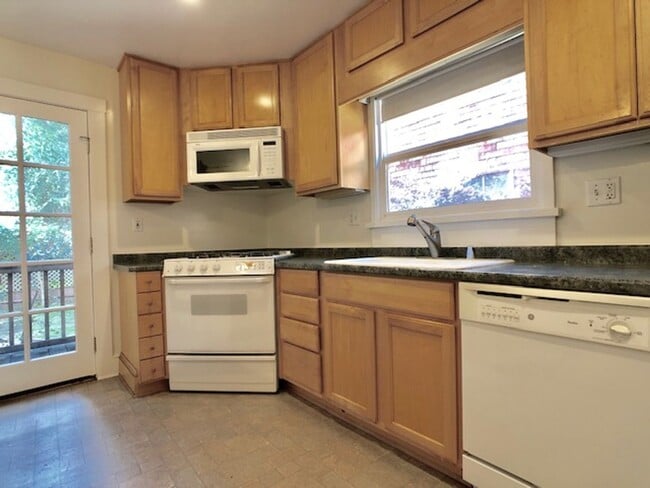 Building Photo - 1714 Santa Clara Ave