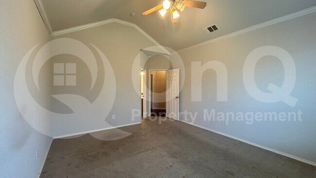 Building Photo - 9537 Navarro St